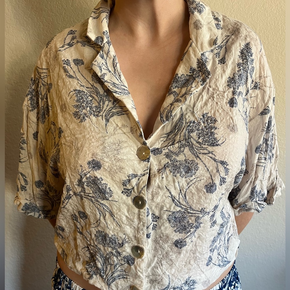 cropped button down floral shirt